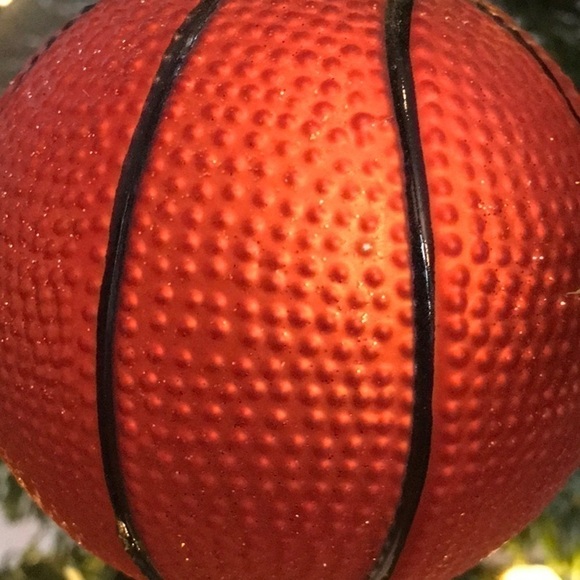 🎉 SALE CHRISTMAS Basketball Ornament - Picture 2 of 2